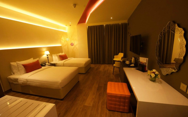 Carnelian By Glory Bower Hotel
