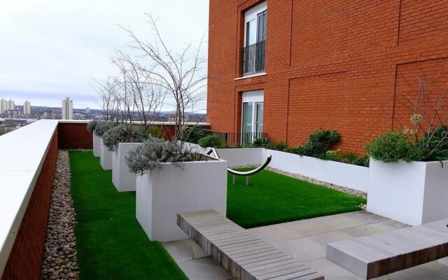 Luxury 2 Bedroom Apartment Near Central London