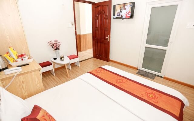 Co Hong Hotel