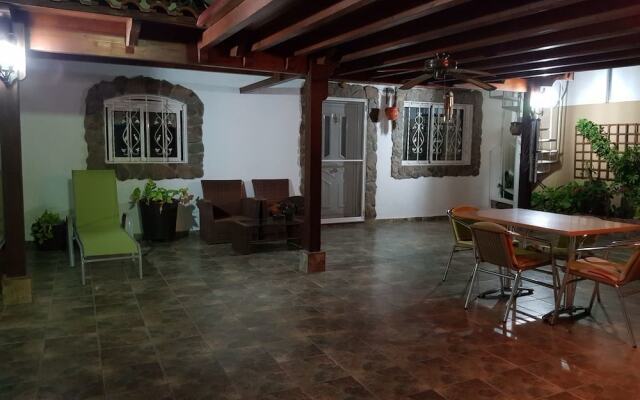 Susana's Bungalow Wifi Free and Pool