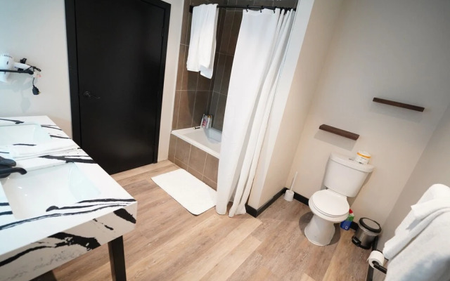 424 Gold Way- 3Bed/2Bath Apartment