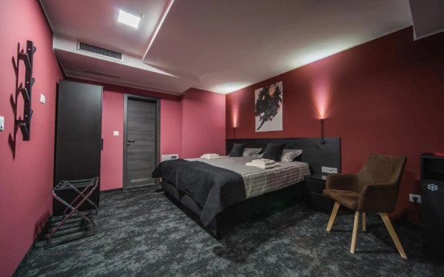 Rustica Rooms