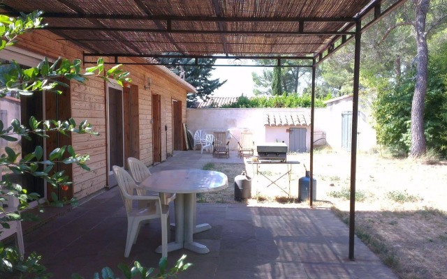 La Petite Maison Sous les Pins
