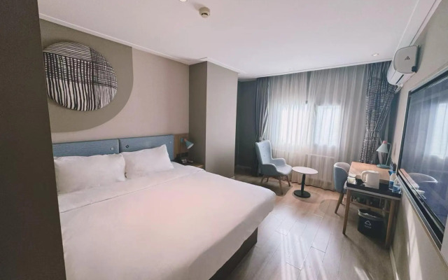 Home Inn Beijing Changping Gulou West Street