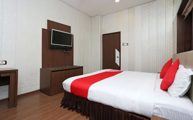 OYO 10690 Florence Hotel