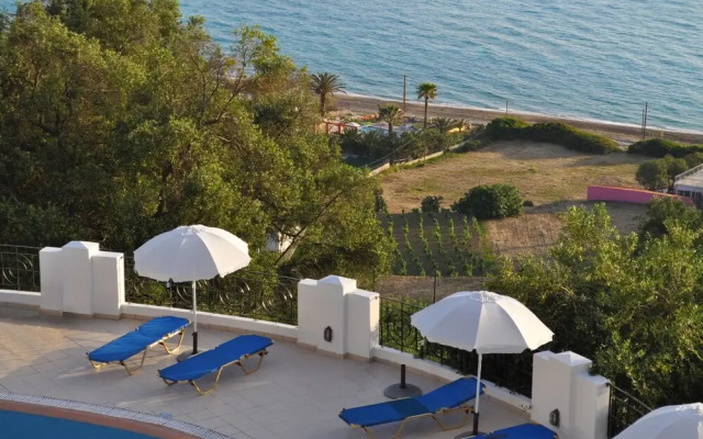 Studio Apartments Maria With Pool - Agios Gordios Beach