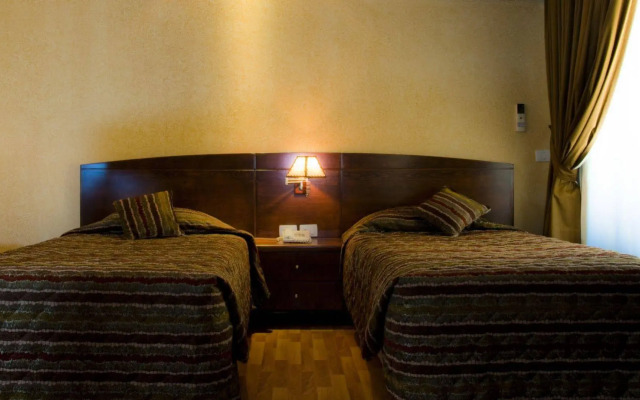 White House Suites