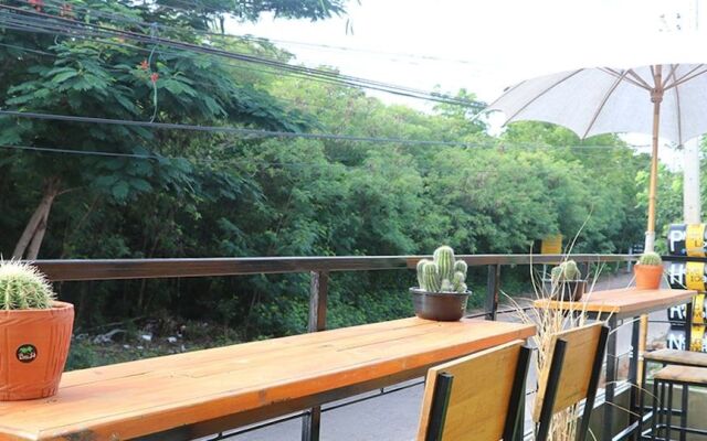 Phan Loft Koh Larn
