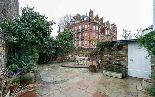 Special Offer 5 Bed Victorian In Zone2