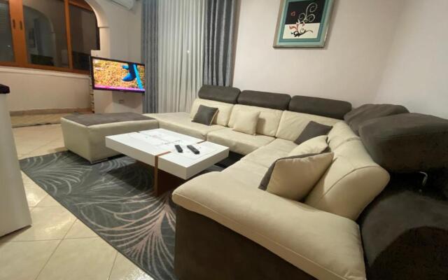 Alex 2 bedroom apartment
