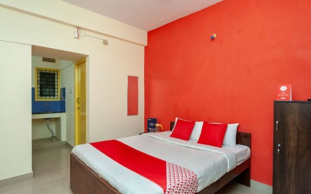 OYO 26936 Adhithya Inn