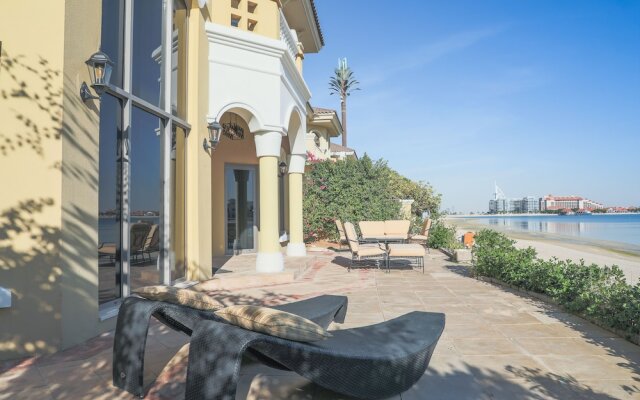 The Palm Jumeirah Villas - Frond D by Nasma Luxury Stays