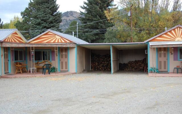 Pinon Court Cabins