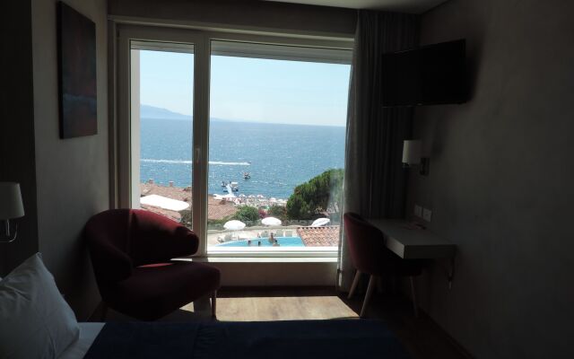 Bougainville Bay Hotel