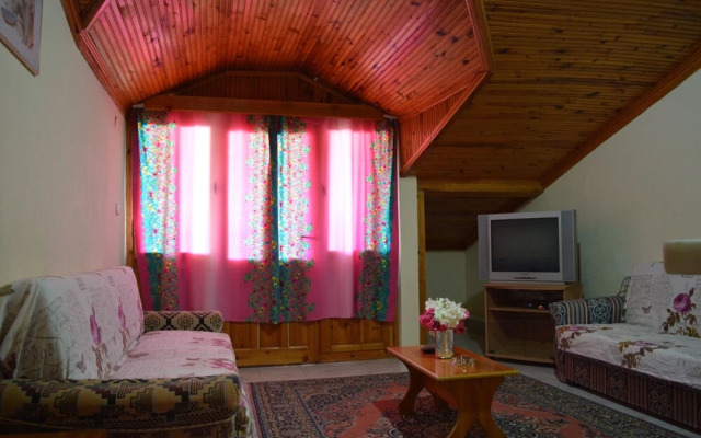 Erasmus Apart Hotel