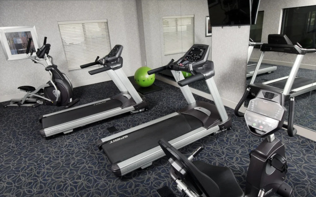 Holiday Inn Express Ralston - Arena Area