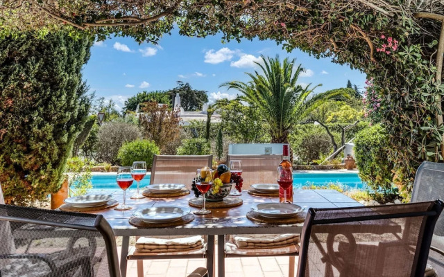 14B Quinta do Paraiso Amazing House Located in t