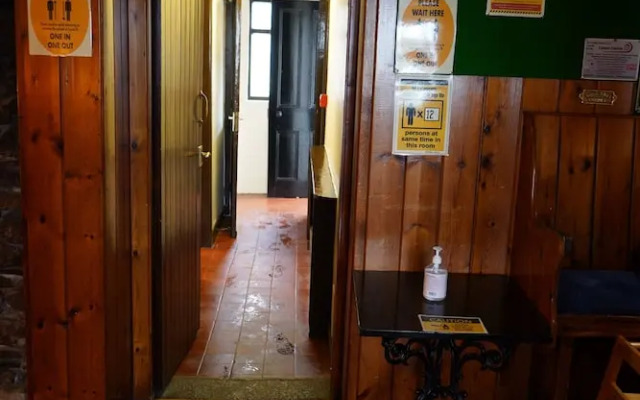 The Fox & Hounds Hotel