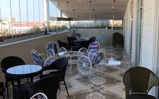 Emerald Suite Hotel
