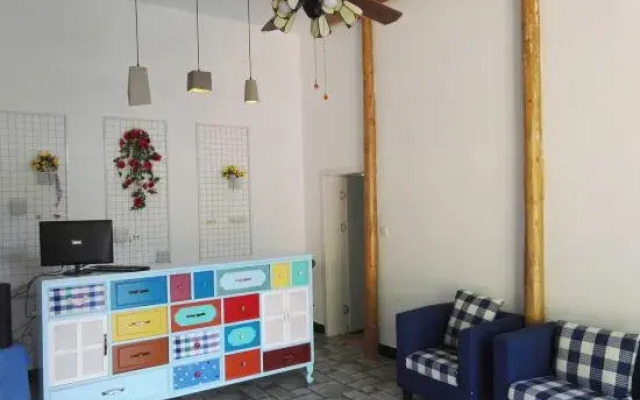 Huajian Zhuju Hostel