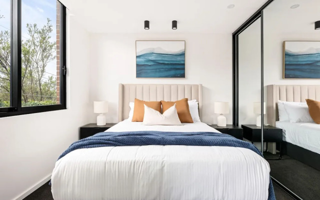 Cinema Suites Apartments by Urban Rest