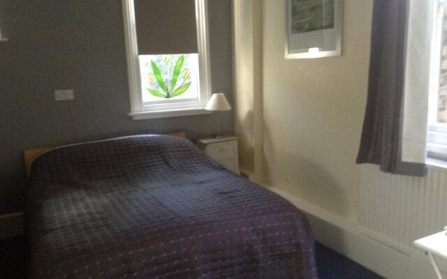 Becket House