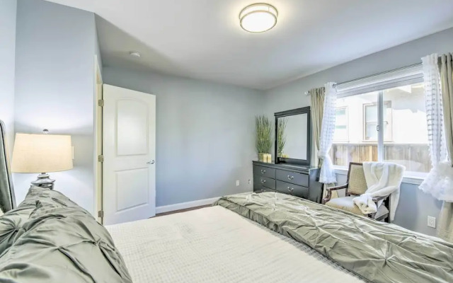 Sunny Oakland Retreat w/ Patio & Cute Garden!