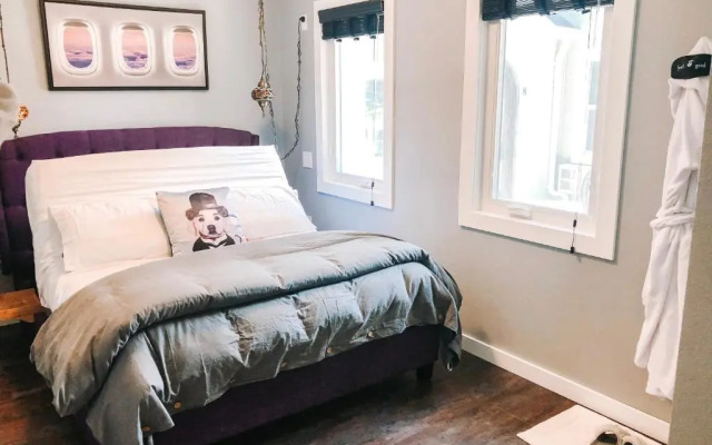 EO Bungalows – Adults Only