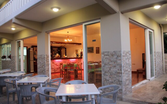 Hotel Ikaros