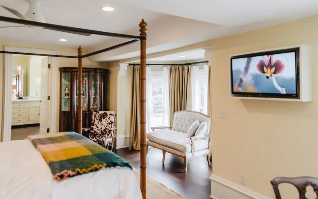 The Lilley Mansion Bed & Breakfast