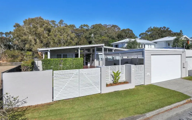 Luxe Waterfront Stay -Tallebudgera Creek