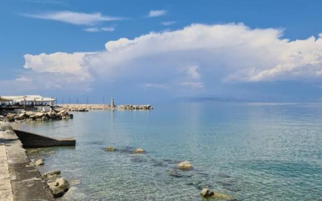 Apartment by the sea in Xilokastro