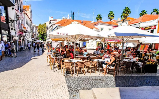 Cascais Handsome Apartment