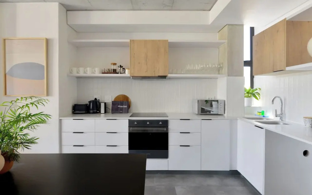 SIX ON N - Fluent Luxury Serviced Apartments