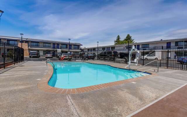 Motel 6 Ukiah, CA - North