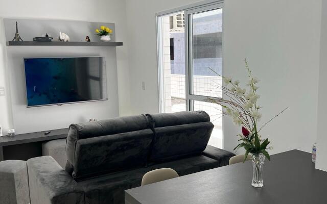 Apto Charmoso com Sacada Gourmet na melhor Praia