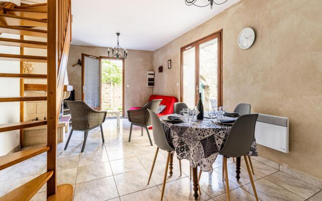 Vineyards & Village Stay