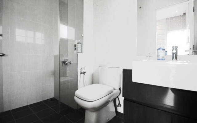 Chic 4BR Oasis With Gazebo, Your Dream Getaway