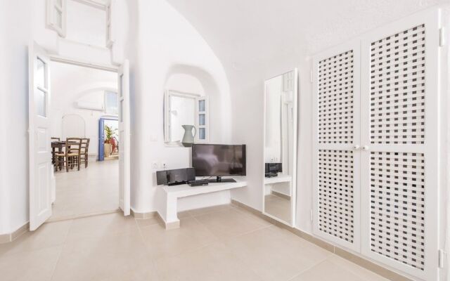 Annouso Villa by Caldera Houses