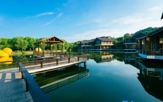 SHIJIYUAN Hot Spring Holiday Hotel