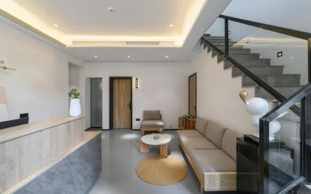 Yirenhai Audio and Video Homestay (Gulangyu Wujing Road Branch)