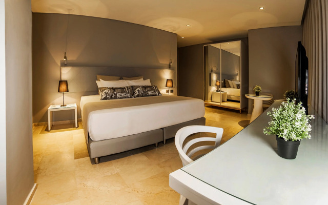 OZ Hotel