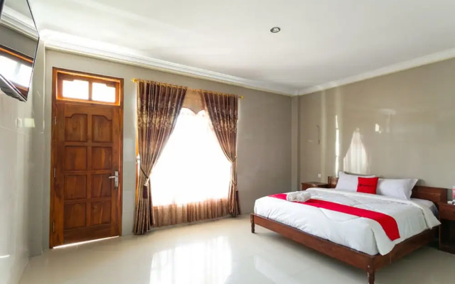 RedDoorz near Parangtritis Beach