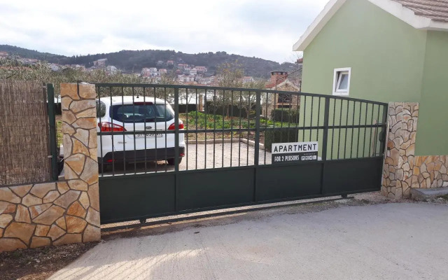 House Petar by sea