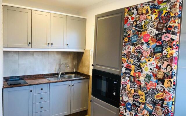 5 min walk from Yumbo! 128