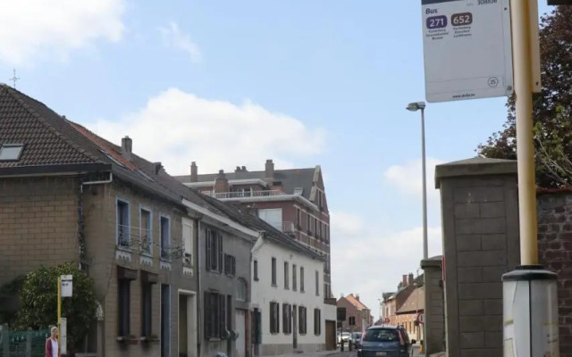 Van Hamme 1642 - 4 bed house