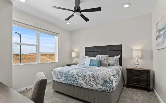 Dreamy Lagoon 2 Bedroom Condo