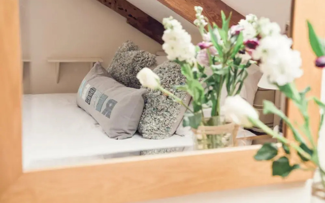 Apartmentsleeps3-garden-hottub-parking
