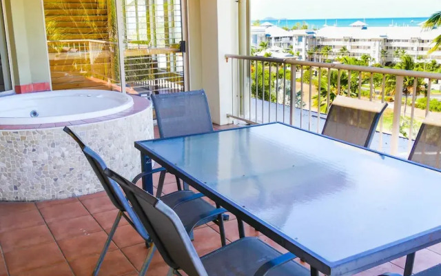 Spa Haven Deluxe 17A