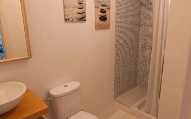 Luminoso y fresco apartamento en 2ª línea de playa